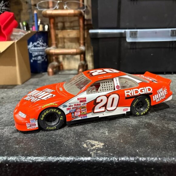 2001 Action Racing Tony Stewart #20 Home Depot Grand Prix 1:24 Die-Cast Car - Picture 1 of 3